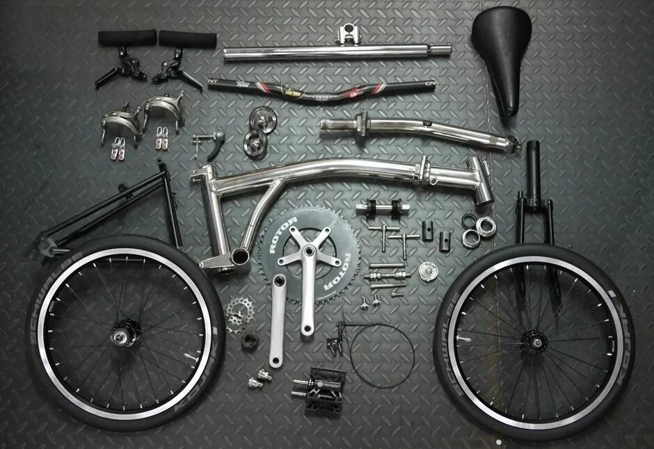 Bike parts. Велосипед Brompton Pinion. Бромптон кастом. Запчасти для велосипеда. Разобранный велосипед.