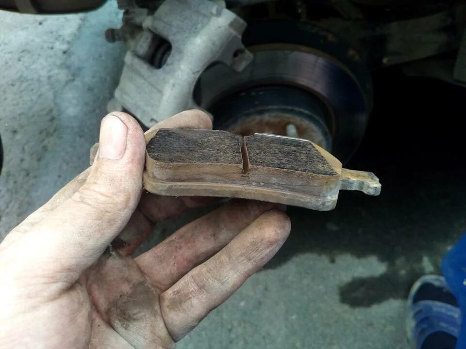 Почему передние колодки изнашиваются быстрее. Задние колодки ford focus 2. колодки ford scorpio. колодки тормозные дисковые, форд фьюжен. тормозные колодки форд фокус.