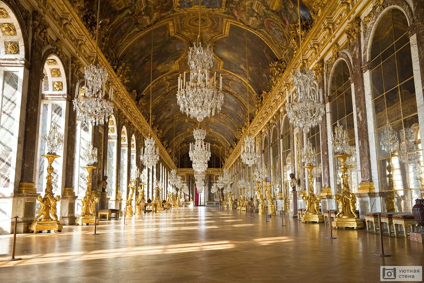 Версальский дворец. Версаль. Франция Барокко Версальский дворец. Версальский дворец Версаль внутри. Зеркальная галерея Версальского дворца.