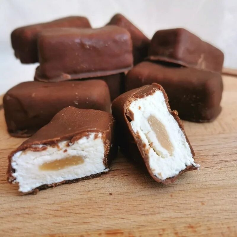 Сырок шоколадный глазированный. Сырок творожный. Сырок творожный глазированный. Творожные сырки в домашних условиях. Сырок творожный глазированный.