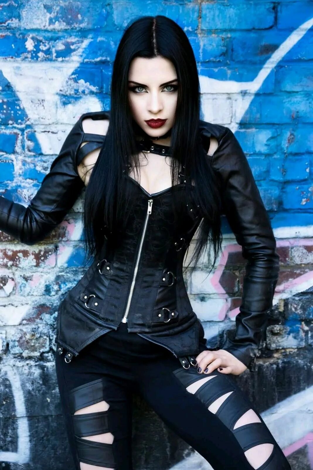 Г гот. Anydeath - (anastasia). Г гот. Папа гот генерал вермахта. Фелисити готесса.