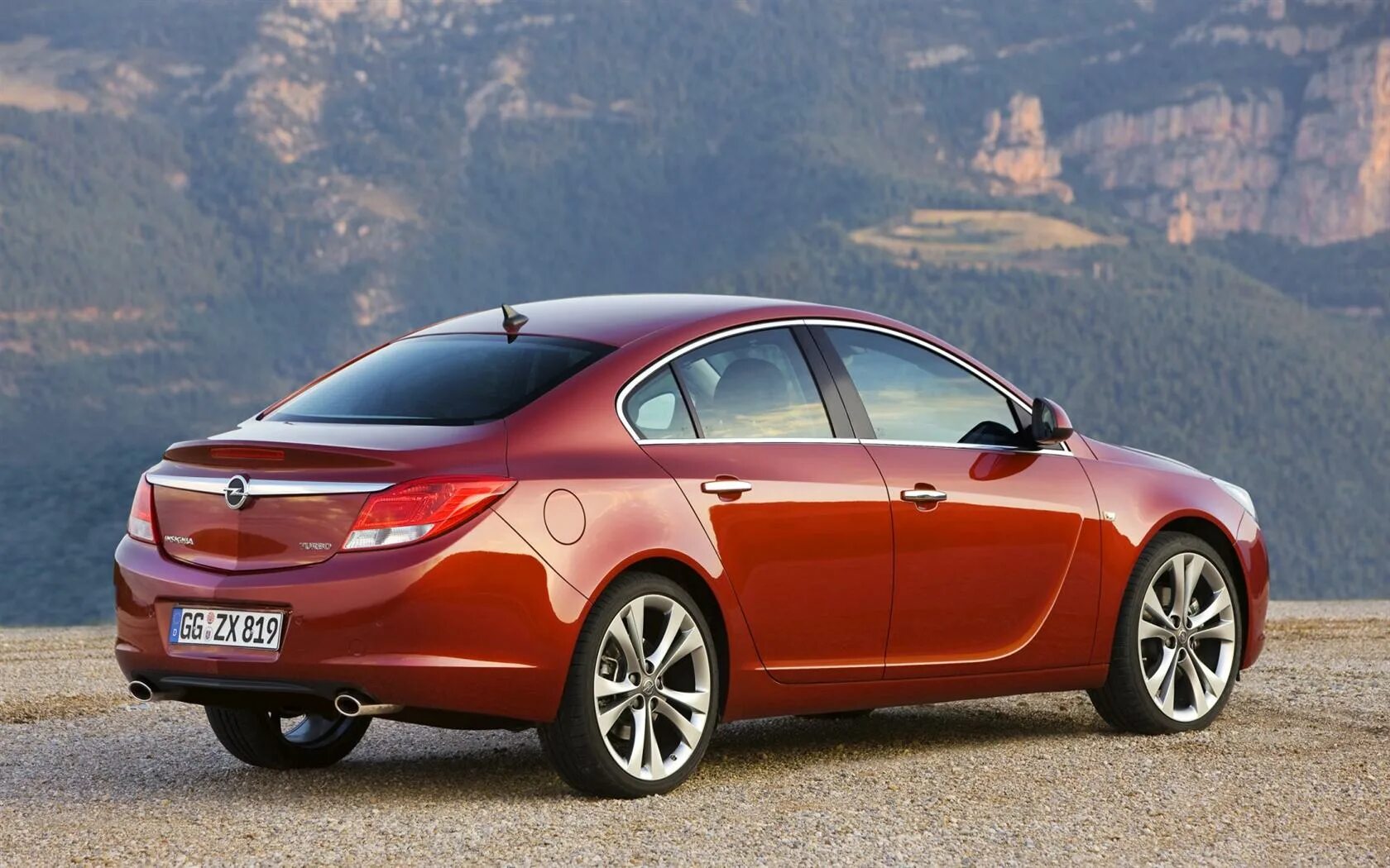 Купить опель инсигния турбо. Опель Инсигния седан. Opel Insignia 2014 седан. Opel Insignia 2.0 Turbo. Opel Insignia 2008.