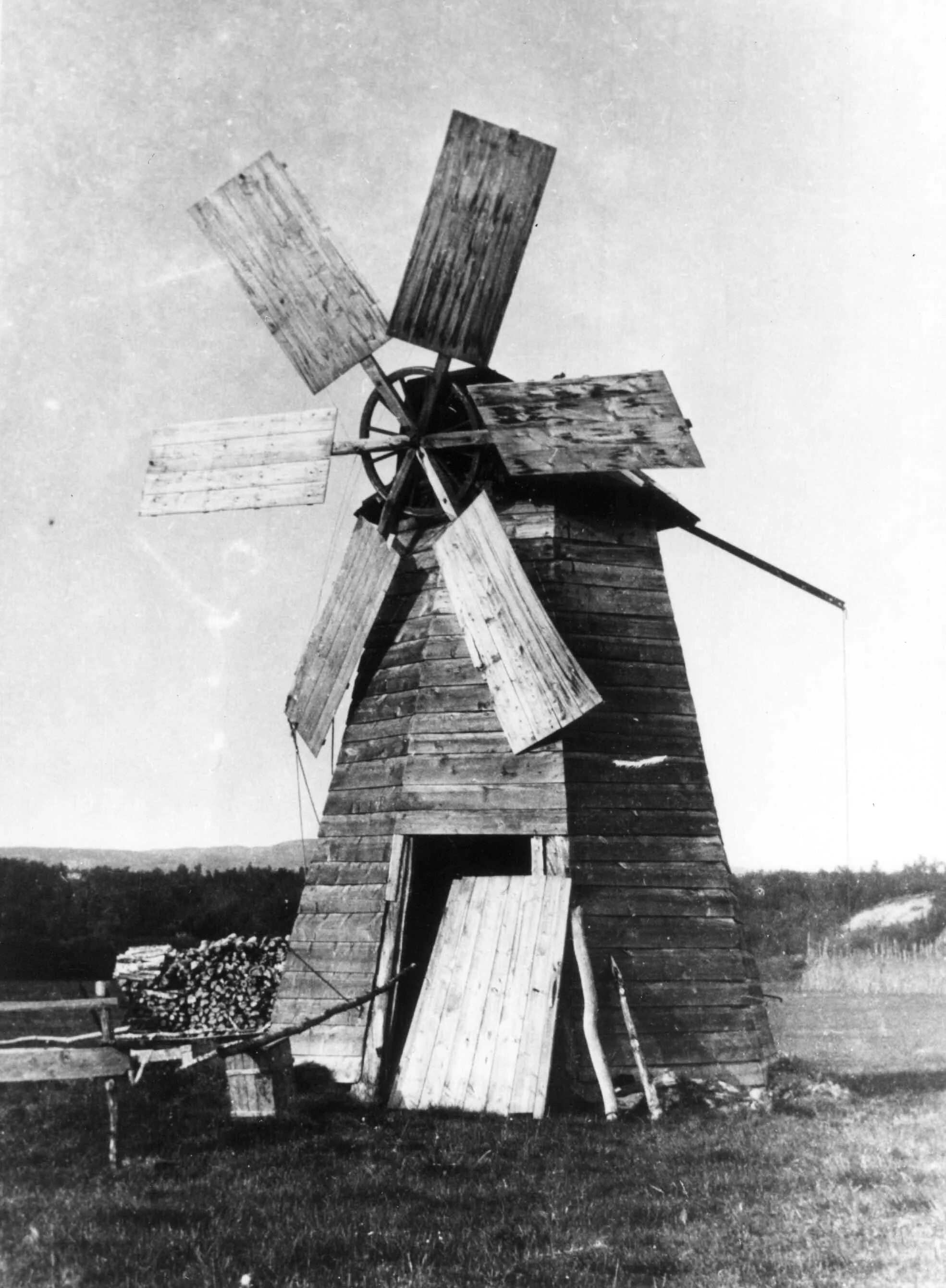 Ветряная мельница елин пелин. Ветряная мельница история. Войново мельница. Ветряная мельница моргана льюиса. Ветряная мельница история.