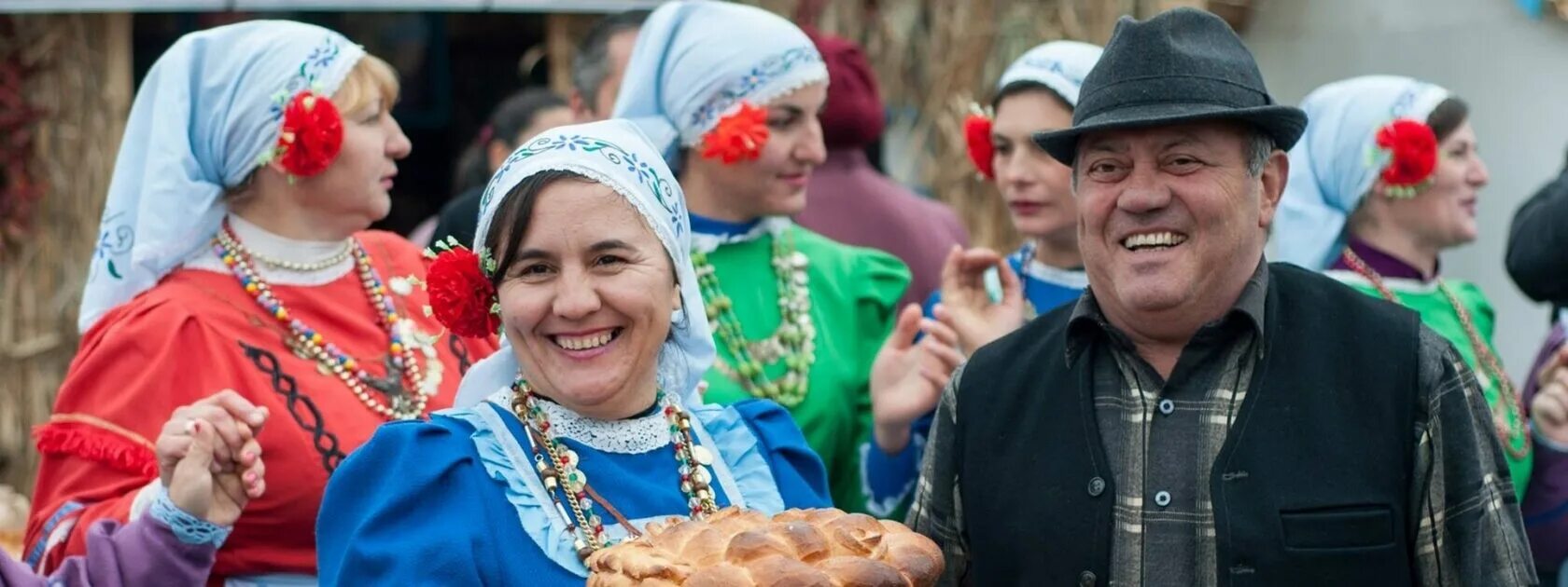 Гагауз национальность какая. Гагауз брат. гагаузия внешность. гагаузы внешность. типичный гагауз.