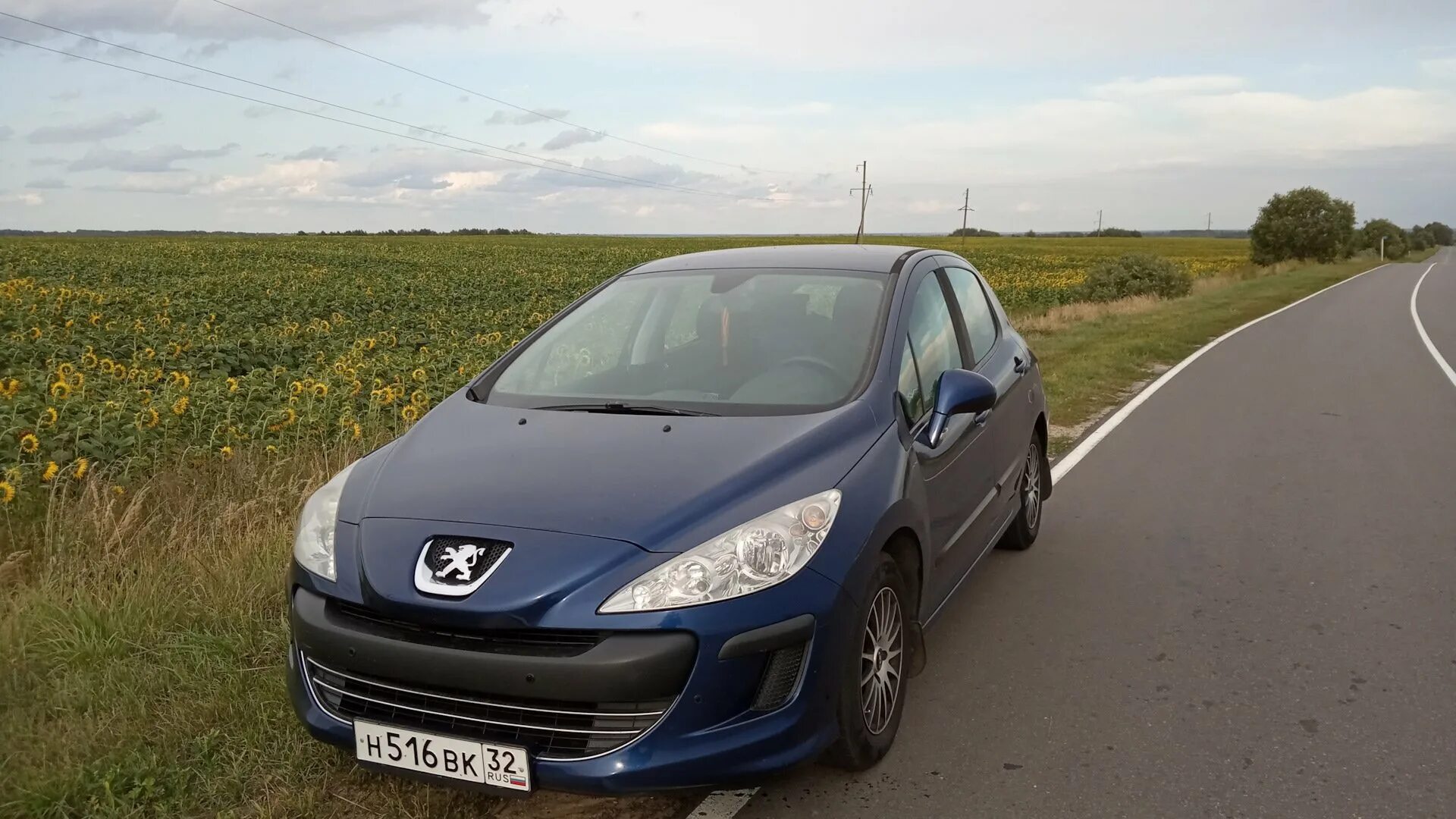 Купить пежо гомель. Пежо 308 2003. Пежо 308 2001. Peugeot 308 i 2008. Пежо 308 1 поколение.