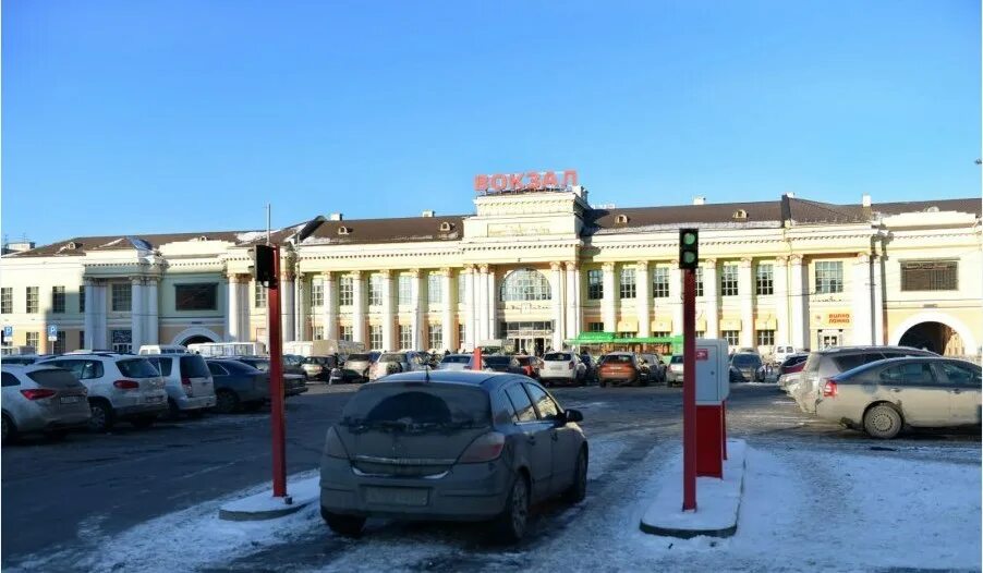 Новые расценки за парковку на привокзальной площади: 10 минут - тысяча
