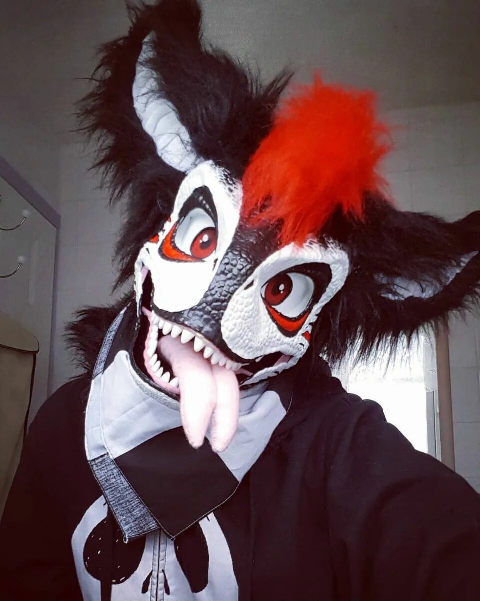 Фурсьют лайки. Маска фурии. Фурсьют раптор маска. Маска раптора фурсьют. Маска skull dog fursuit.