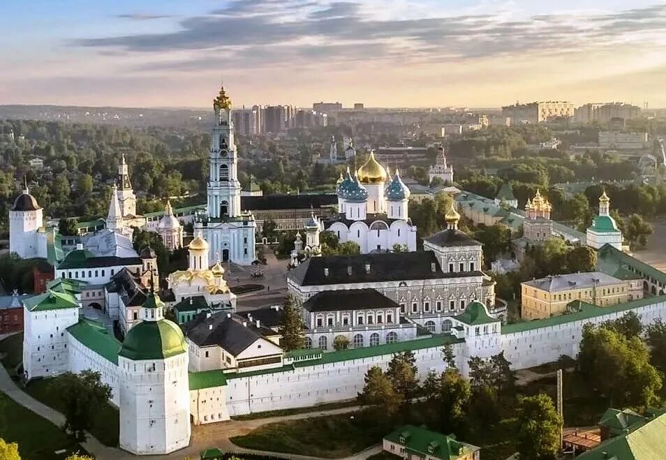 Свято троицкий москва. Троице-Сергиева Лавра Сергиев Посад. Свято-Троицкий монастырь Сергиев Посад. Свято-Троицкая Сергиевая Лавра. Сергиев Посад Троицко Сергиевская Лавра.