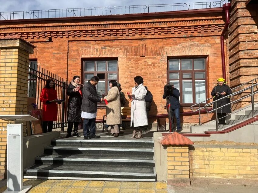 1 городская ленина 8. 1 городская ленина 8. Городская клиническая больница 2 чита. Больница 1 чита. Ленина 8 чита больница.