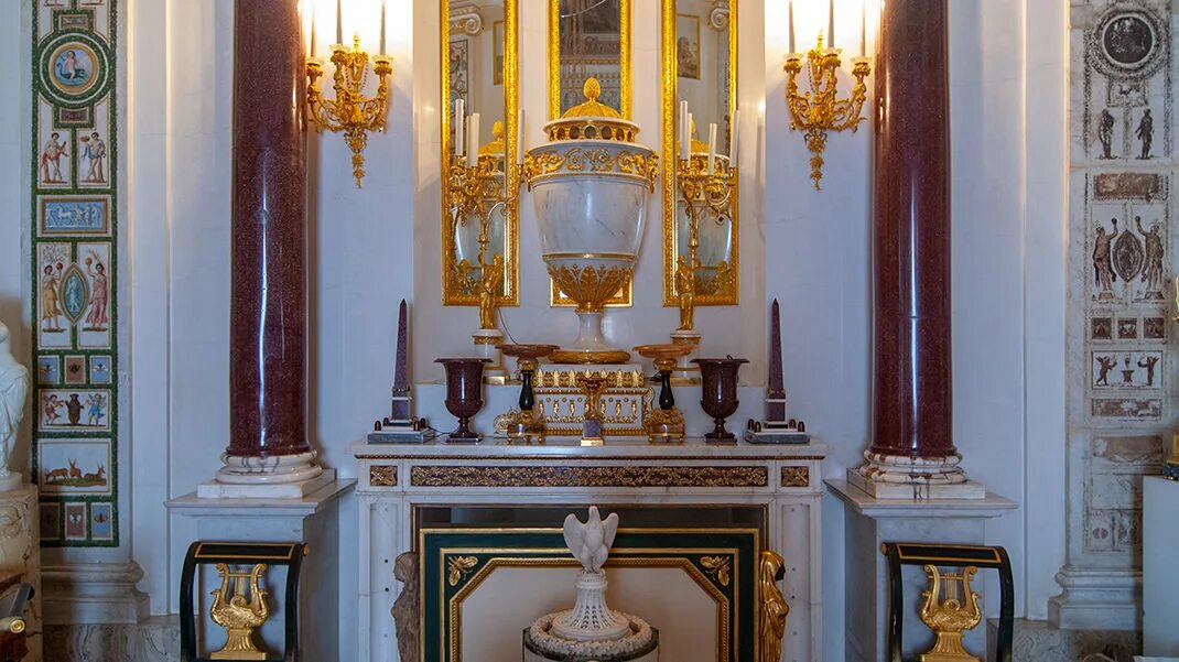 Гатчина дворец тронная марии федоровны часы. Люксембургский дворец марии медичи. Спальня королевы марии-антуанетты. Дворец марии. Люксембургский дворец в париже (1615 – 1621).