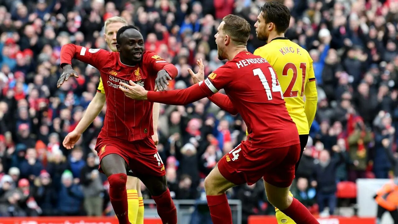 Liverpool vs sheffield live. Футболист Садио Мане Бавария. 1 Матч Садио Мане за Альнасер. Успех в футболе.