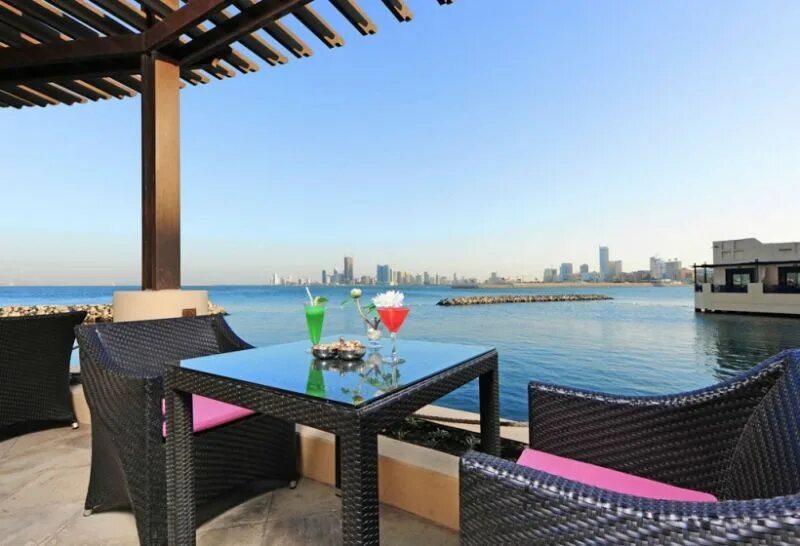 Манама бахрейн пляж. Novotel bahrain al. Novotel bahrain al. Novotel al dana resort hotel 4*. Novotel bahrain al.