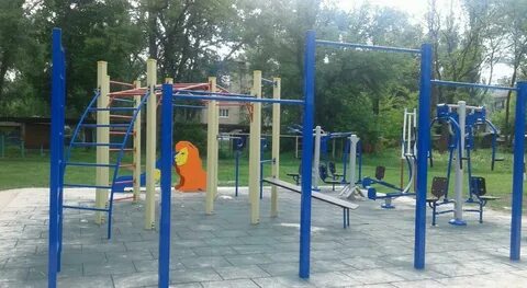 Спортивная площадка во дворе