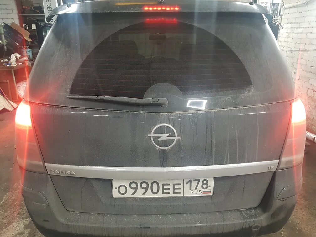 Фонарь задний opel zafira b. Opel astra 2008 лампа стоп сигнала. Opel zafira 2005-2008. Opel zafira opc. Стоп опель зафира б.