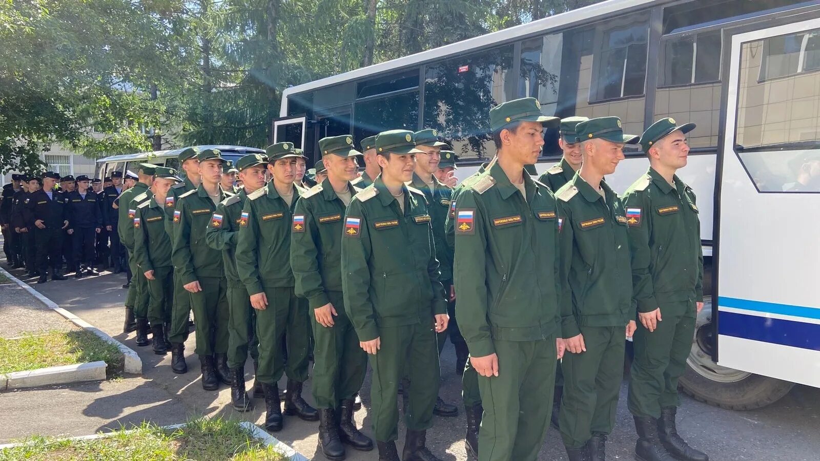 Срочник 2022. День призывника в россии. Весенний призыв 2022. День призывника 2022. Призывники 2022.