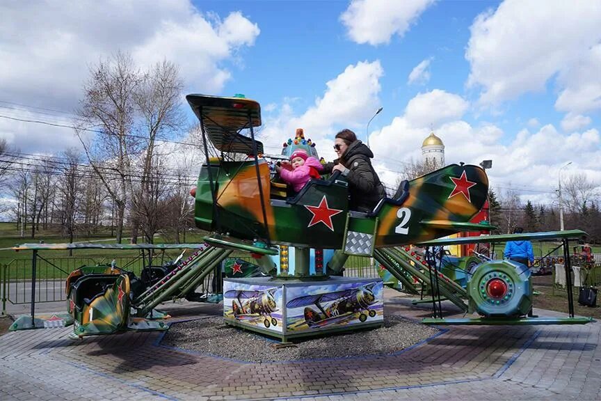 Парк победы ульяновск карусели. Гагарин парк аттракционы спб. Парк победы ставрополь аттракционы 2022. Парк победы ставрополь карусель. Парк аттракционов парк победы.