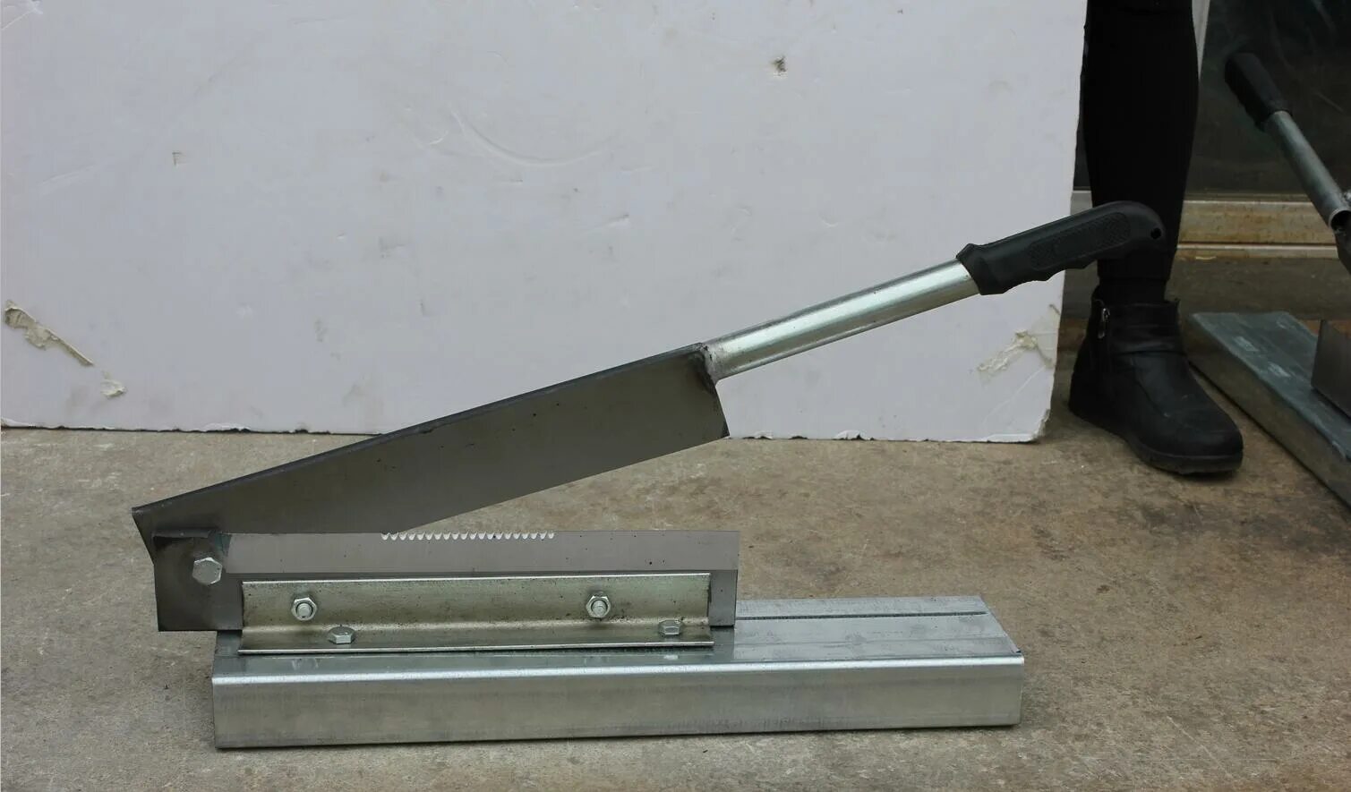 Гильотина для брусчатки Zigzag BM 330мм. Гильотина для нарезки проволоки (0-1,5 мм). Нож для гильотинного резака 1250мм. Гильотина для оцинковки до 1.2 мм. Гильотина своими руками