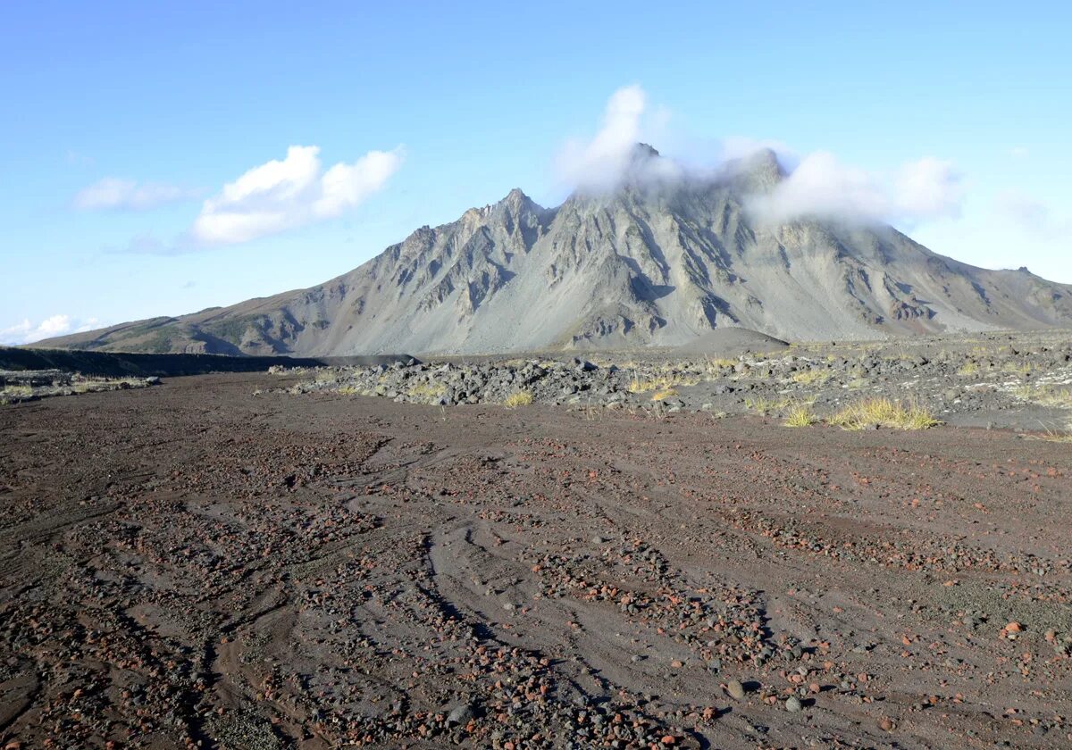 Лавовые поля камчатка. Лавовое плато толбачик. Лавовое плато толбачик. Поле вулкан. Поле вулкан.