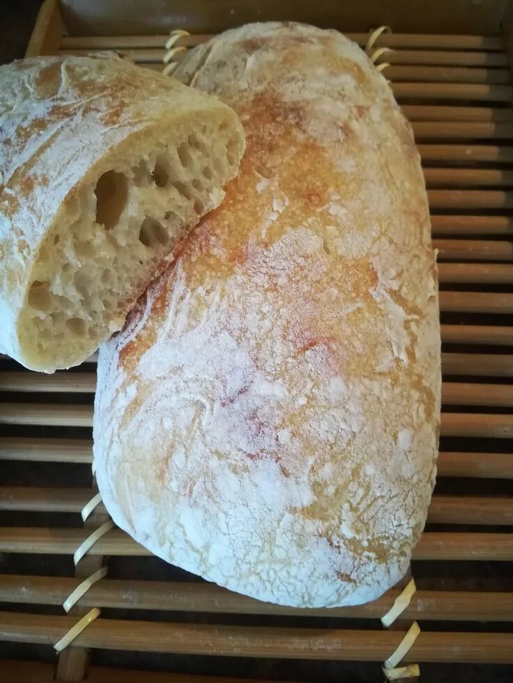 Итальянский хлеб рецепты. Чиабатта труаж. Итальянский хлеб чиабатта. Чеобат хлеб. Хлеб турецкий чиабатта.
