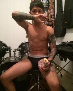 Yeferson cossio desnudo - hentaifashion.style.