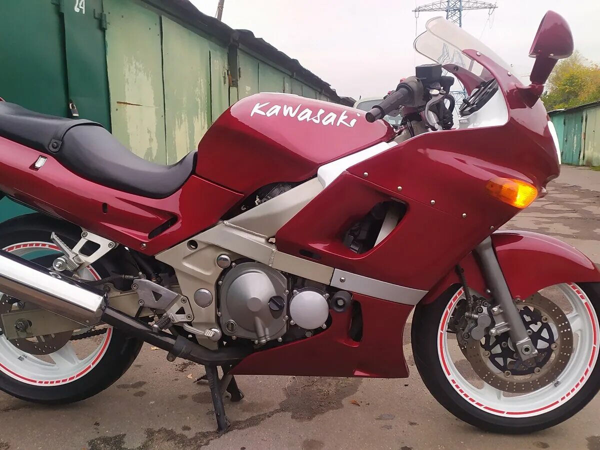 Купить кавасаки ззр 400. Кавасаки ZZR 400. Kawasaki ZZR 400 2. Kawasaki ZZR 400 1995. Kawasaki ZZR 400.