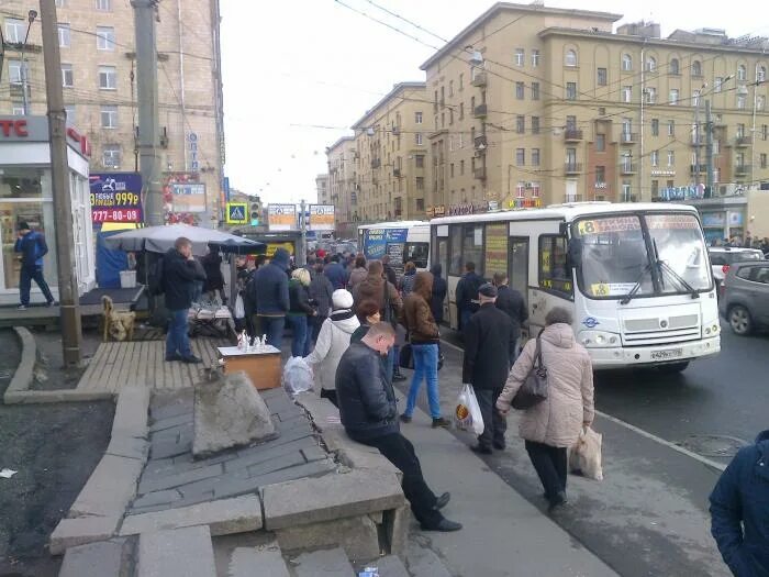 Автобус 896. Остановка Ломоносова. Остановка на Ломоносовской СПБ. Остановка Ломоносова Новотроицк.