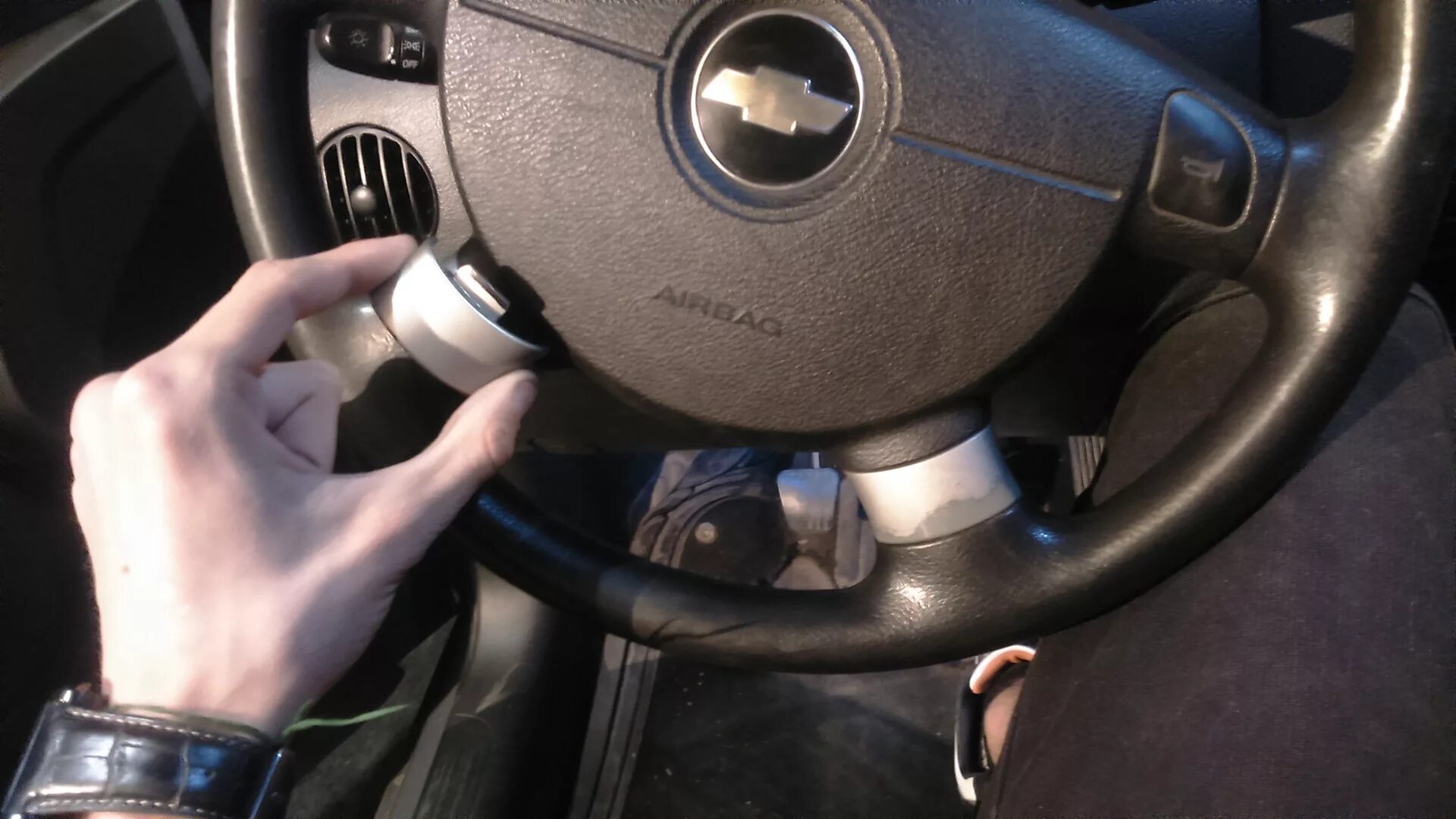 Как снять накладку руля Молдинги салона SE Lada Приора седан, 1,6 л, 2014 года стайлинг DRIVE2