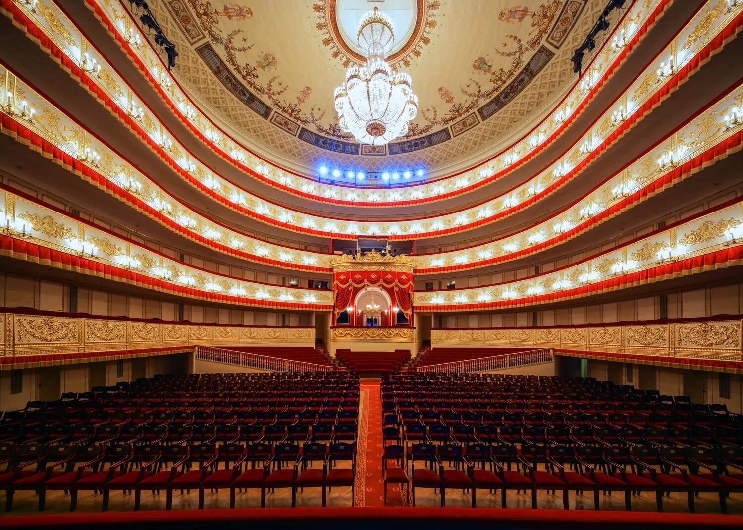 Александрийский театр в Санкт-Петербурге. Александровский театр Питер. Александрийский театр в Санкт-Петербурге сцена. Александринский театр основная сцена. Александрийский театр залы