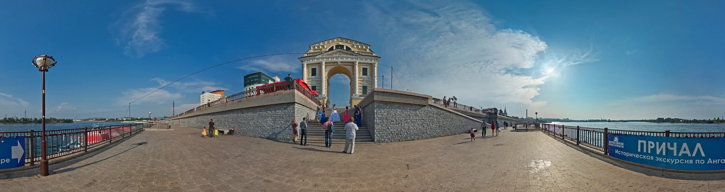прогулочный кораблик на Ангаре - Picture of Nizhnyaya Naberezhnaya Angary, Irkut