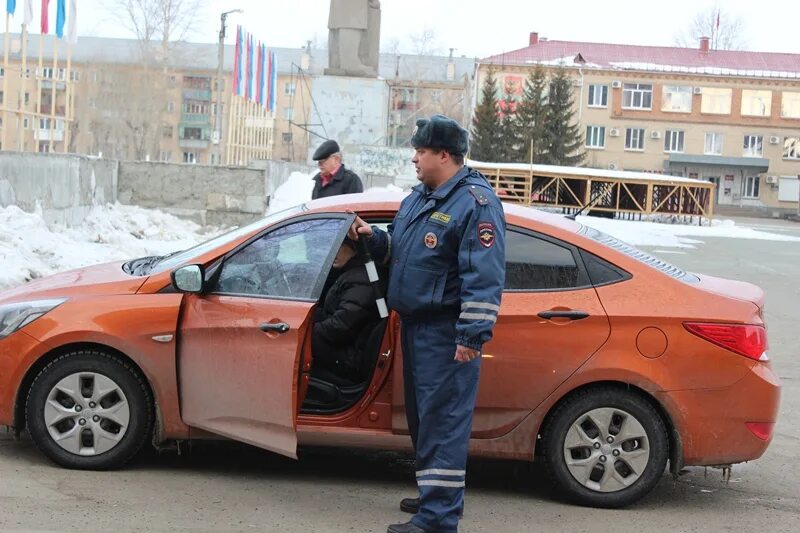 Водитель южноуральск. ГАИ Южноуральск. Начальник ГИБДД Южноуральска Челябинской области. Сотрудники ГАИ Г Южноуральск. Начальник ГИБДД Г. Южноуральск.