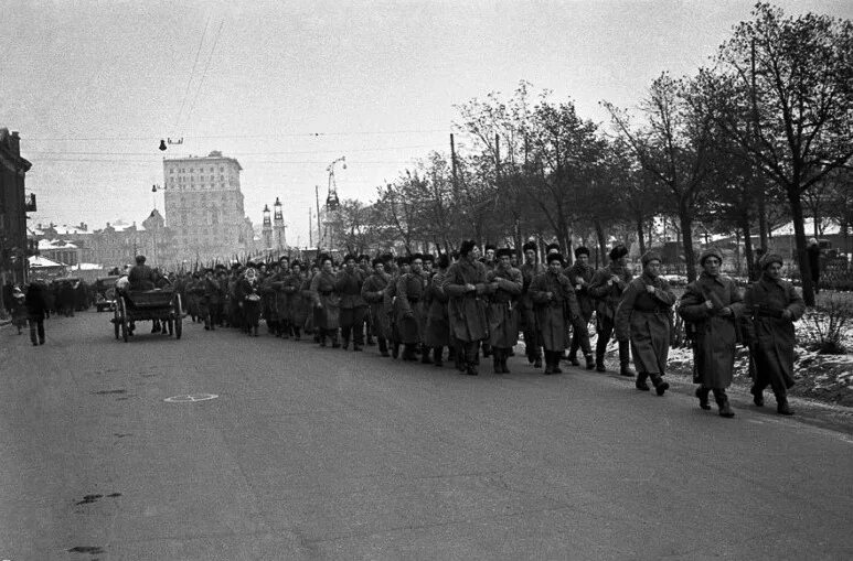 Москва летом 1941. Народное ополчение 1941 года. Москва в октябре 1941 года. Народное ополчение Москвы 1941. Ополчение Москвы в 1941 году.