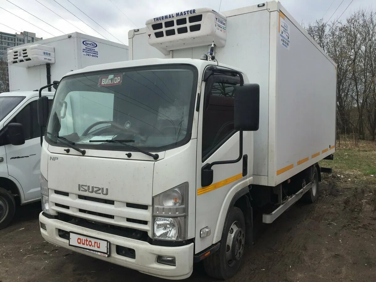 Исузу 75 рефрижератор. Рефрижератор 5 т Isuzu. Isuzu 3т, 5т, 10т.. Исузу nqr75 евро 5 рефрижератор.