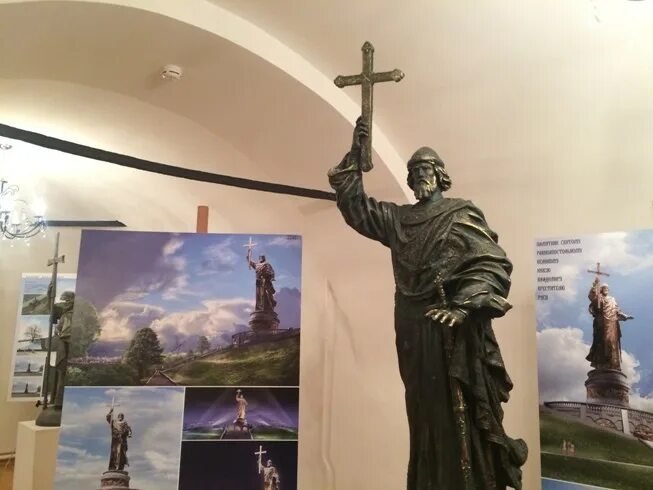 Конкурс эскизов на создание памятника лучший проект Памятник князю Владимиру будет создан по проекту Салавата Щербакова Статьи Извес