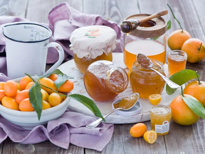 Мандарины при беременности. Чай в мандарине. Мед из мандаринов. Чай с фруктами. Мед и мандаринки.