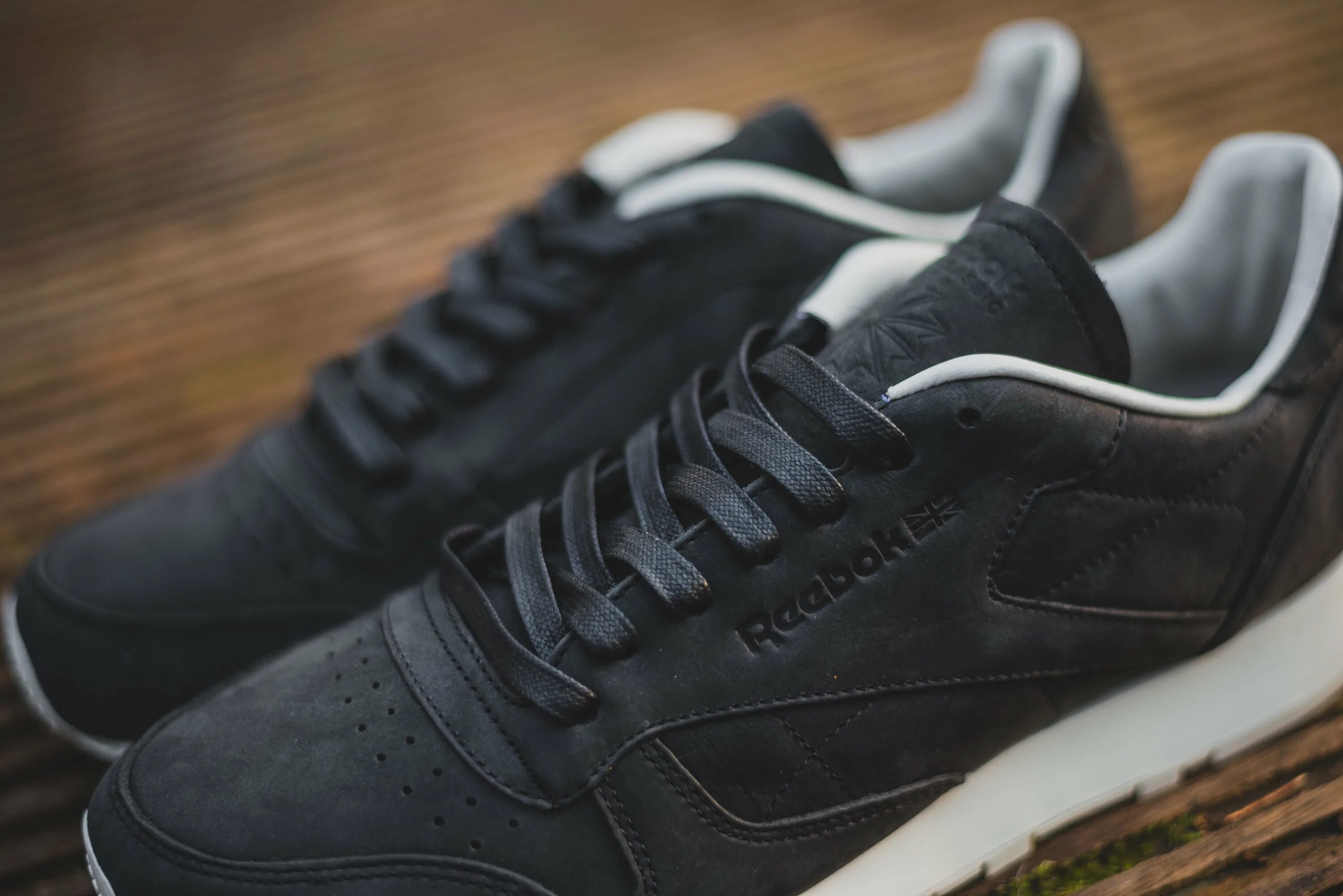 Reebok lux кроссовки. Reebok CL Lthr Lux pw. Reebok Leather Lux Black. Reebok Classic Leather Lux Black. Reebok Classic Leather Lux pw.