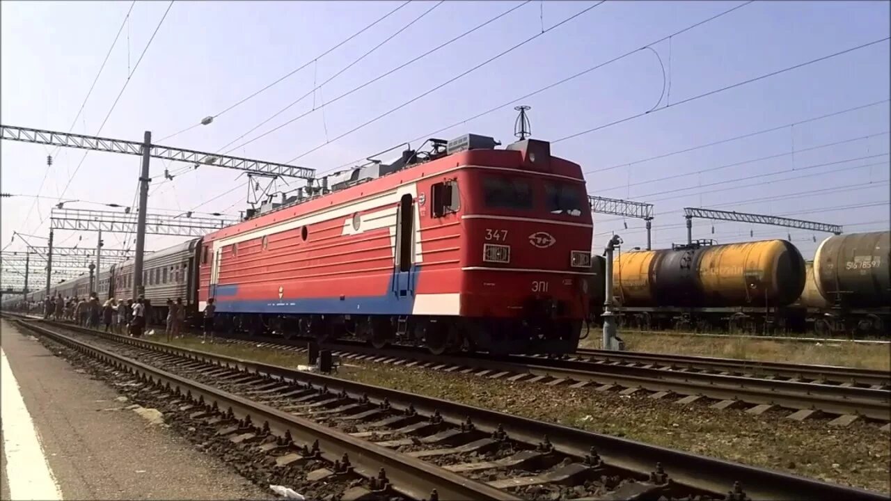 Локомотивное дэпо в петровом вале. Вл80с после ремонта. Поезд петровал. Петровал вокзал. Поезд петровал.