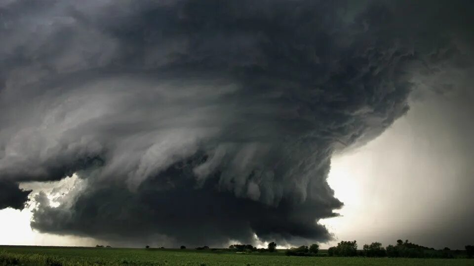 What is a storm. Что сильнее шторм или буря. through the storm.