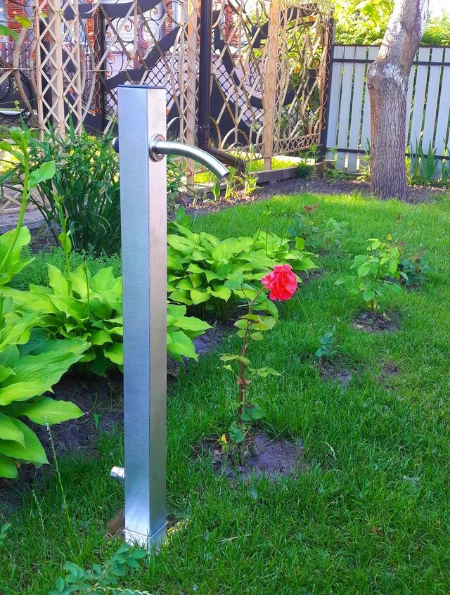 Водяная колонка для дачи из профиля. Декоративная водопроводная колонка. Проточный газовый водонагреватель elsotherm 11e. Колонка нержавейка. Садовая водоразборная колонка waterline vl prism.