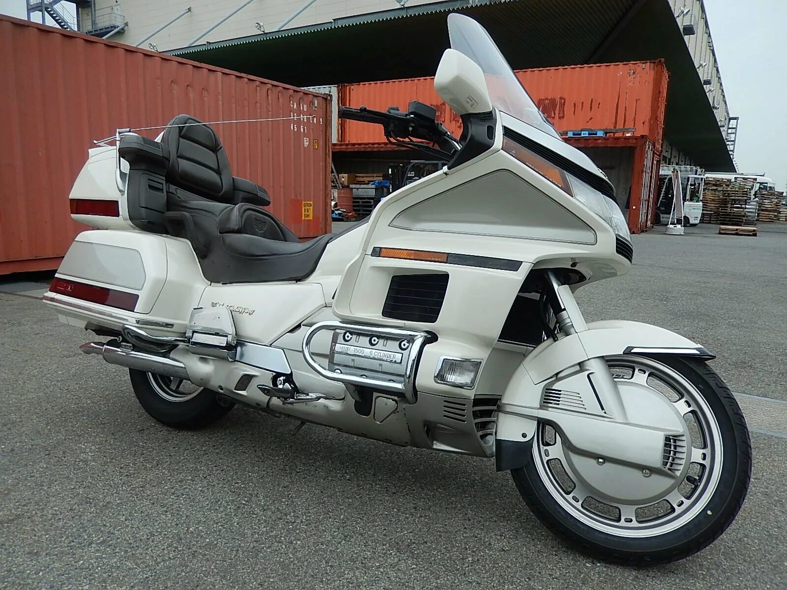 Купить хонду голду в россии. Honda gl1500 Gold Wing. Honda gl1500 Goldwing se. Honda Goldwing 1500 se. Honda Gold Wing gl 1500 se.