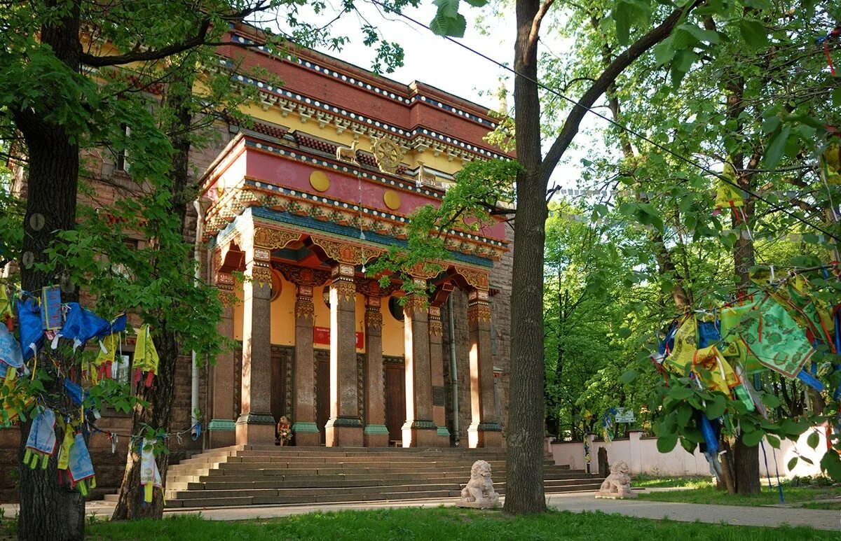Дацан спб сайт. Гунзэчойнэй санкт-петербургский буддийский храм. Дацан спб сайт. Храм дацан гунзэчойнэй в санкт-петербурге. Дацан спб сайт.