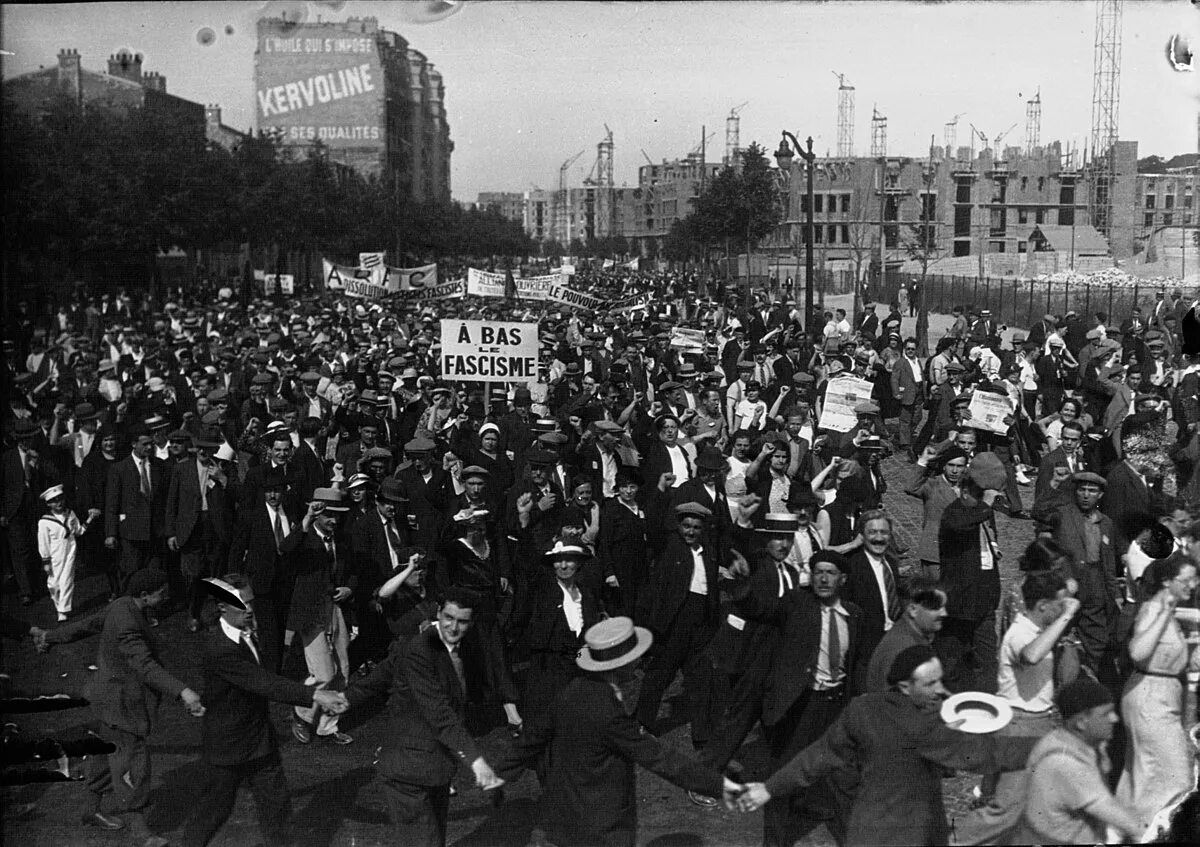 Движение против действия. Народный фронт 1936 Франция. Народный фронт Франция 1930. Коммунистическая партия Франции 1920. Народный фронт Испании 1936.