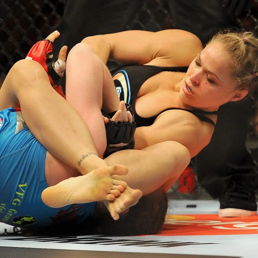 Хабиб гейджи. Гюреш турецкая борьба gay. Смежные единоборства мма. Реслинг эмили эдисон против. Мма бои без правил женщины.