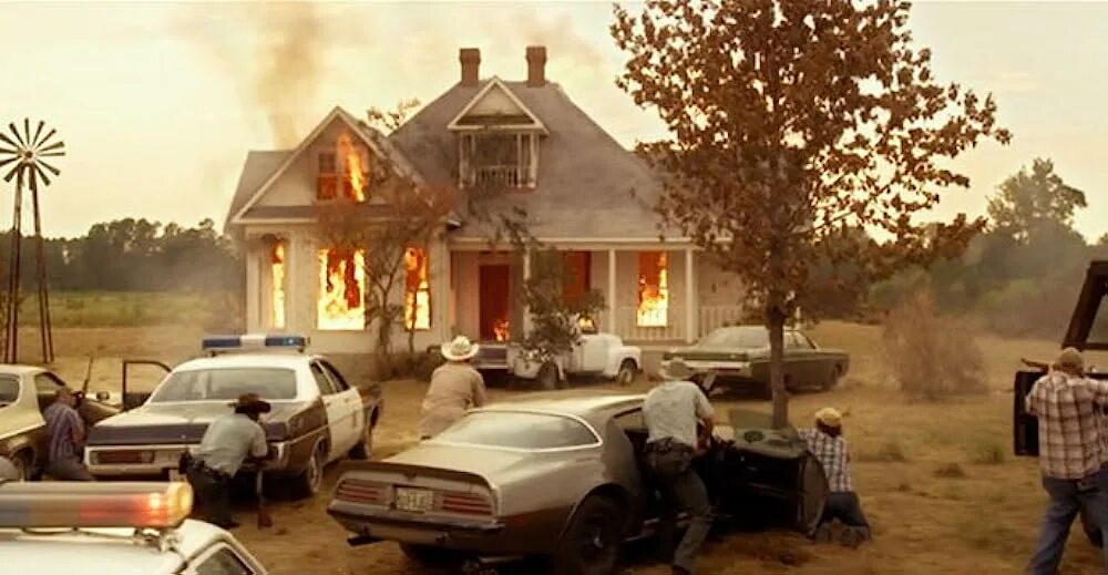Дом резни. Техасская резня бензопилой 2003 дом. texas chainsaw massacre 1974 house кухня.