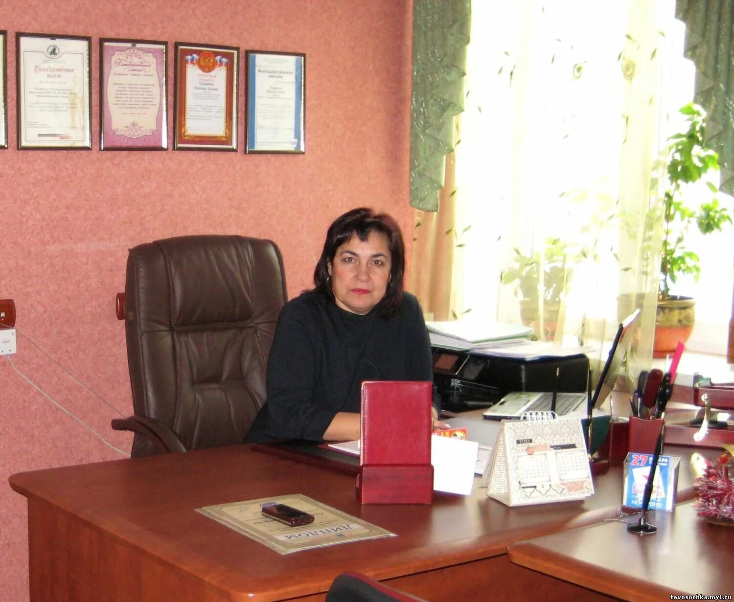 10 сад заведующая. 10 сад заведующая. 10 сад заведующая. Детский сад 10 золотой улей карасук. Юркова наталия петровна.