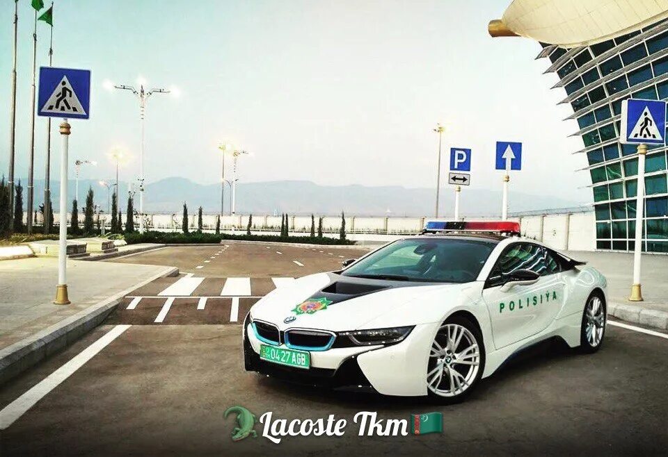 Карс до автомобили. BMW i8 полиция Туркменистан. BMW 2021 Asgabat. Turkmenistan masyn.