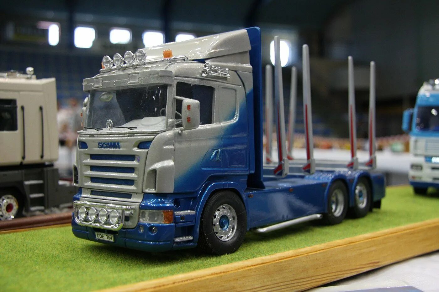 Грузовики 1 8. Italeri 1/24 Грузовики. Volvo Italeri. Скания-143r Италери 1/24. 1-24 Italeri 3818 Scania r400 Streamline.