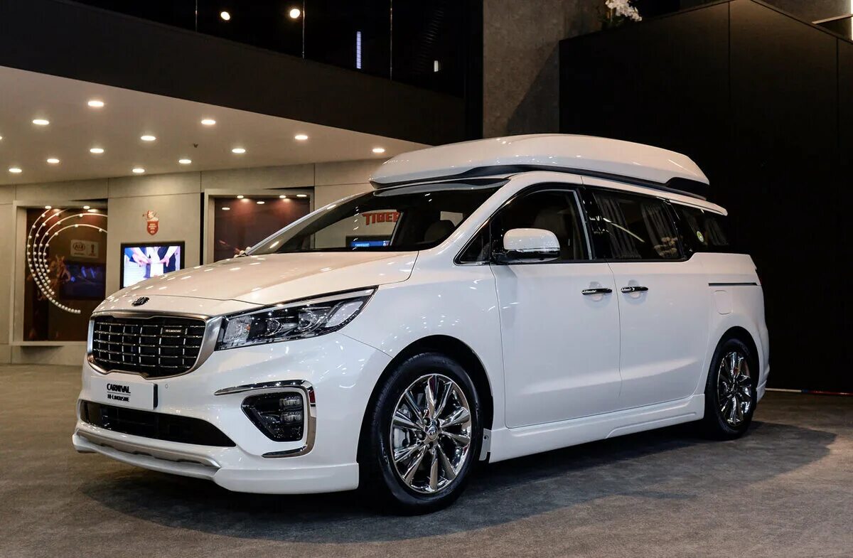 Купить новый карнивал. Kia минивэн Carnival 2022. Kia Carnival 2018. Kia минивэн Carnival 2021. Kia Carnival Hi Limousine 2022.