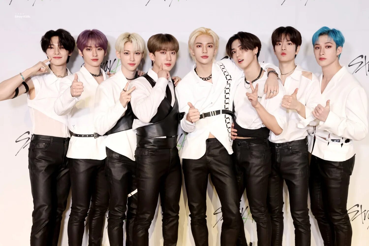 Как называется песня stray kids. Stray kids 2025. группа stray kids. группа stray kids феликс. группа stray kids 2025 год.