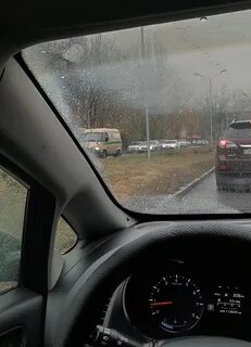 Машина запотевает в дождь