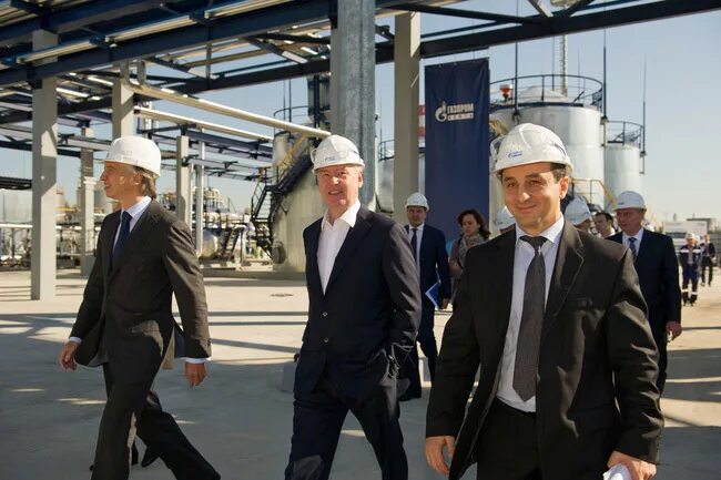 Директор нефтеперерабатывающего завода. Директор мнпз капотня. мнпз капотня. директора московского нефтеперерабатывающего.